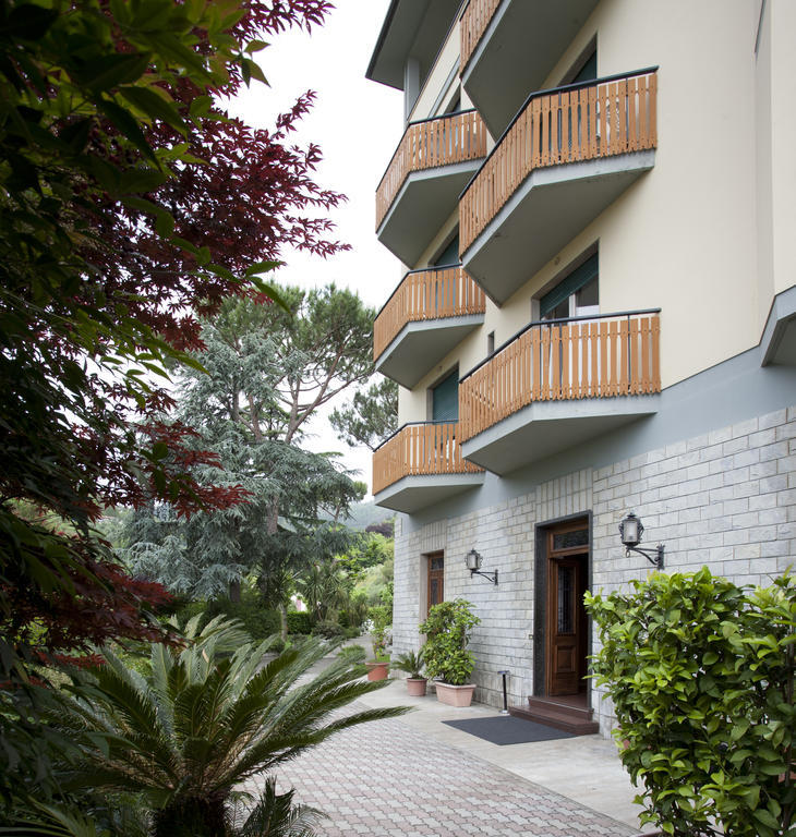 Grappolo D'Oro Hotel Pietrasanta Exterior foto