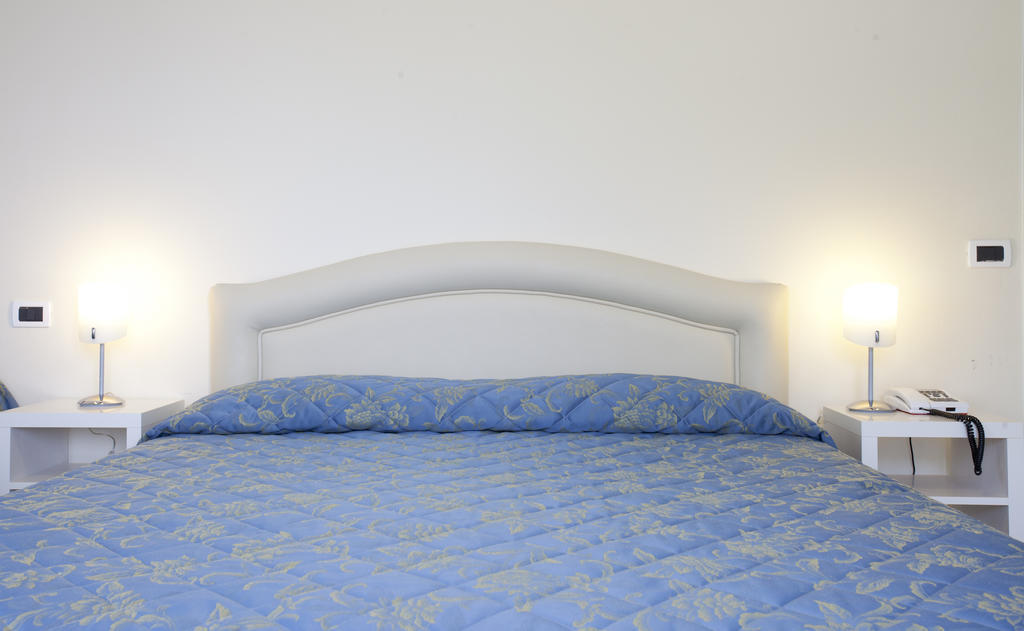 Grappolo D'Oro Hotel Pietrasanta Quarto foto